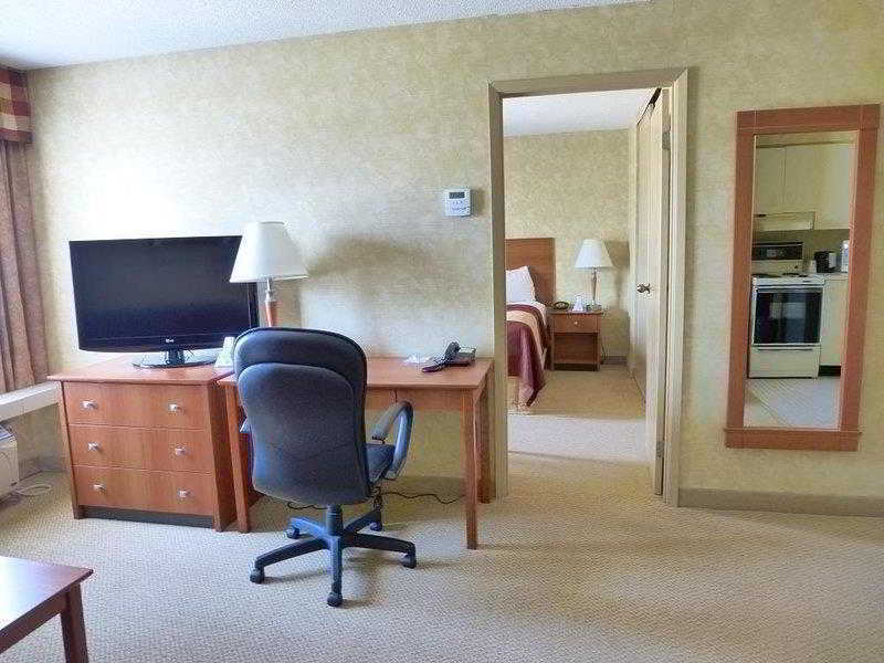 Best Western Plus Rose City Suites Welland Room photo