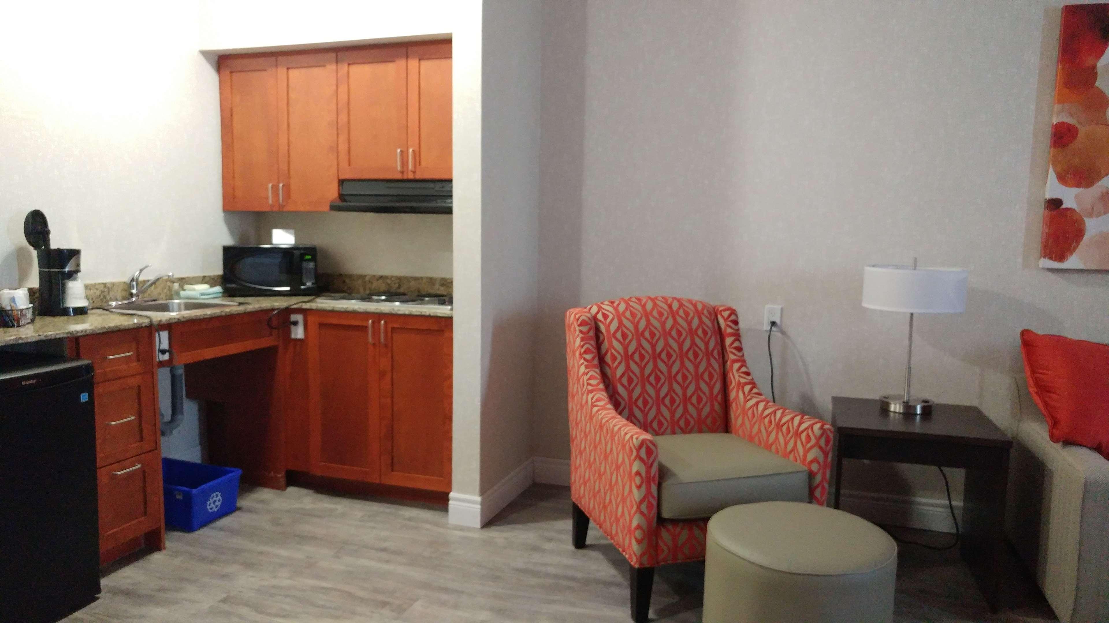 Best Western Plus Rose City Suites Welland Exterior photo