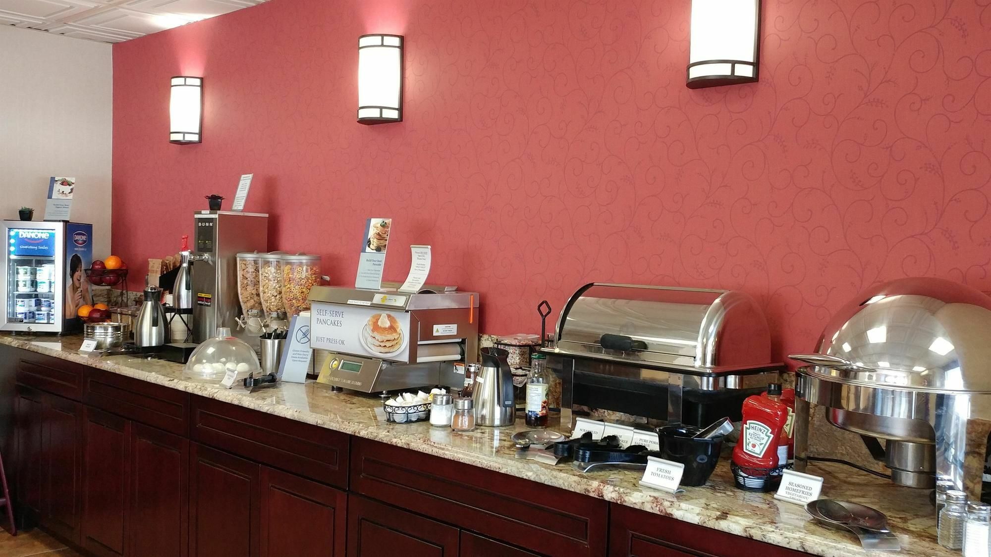 Best Western Plus Rose City Suites Welland Exterior photo